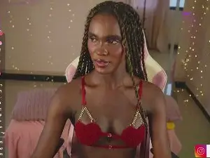 Cam4 Nude Webcam of Luana_risque