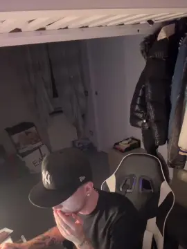 Cam4 Live Sex Cam of Plewus99