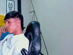 Cam4 Free Live Porn of Ethan_Jamees