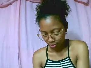 Cam4 Private Sex Chat of Skingyrle