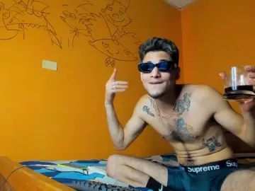 Cam4 Live Sex of Axel_sex69