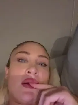 Cam4 Free Live Porn of sex_kitten8