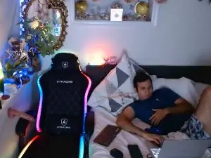 Cam4 Free Live Porn of kevinchan001