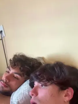 Cam4 Free Live Porn of novinhos37