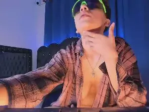 Cam4 Nude Webcam of Taveko_Soler