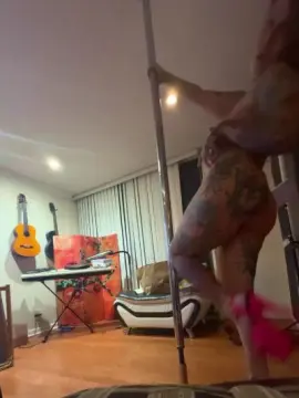 Cam4 Sex Cam of RosieBloomzXXX