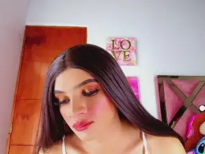 Cam4 Live Sex of MadixonHot