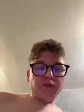 Cam4 Live Porn of PaonRouge