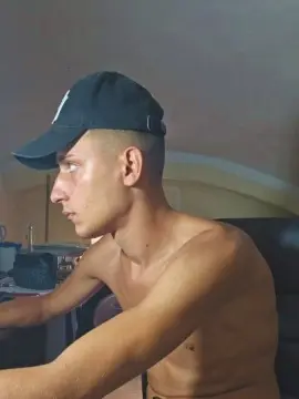 Cam4 Watch Live Sex Cams of robinodxxx