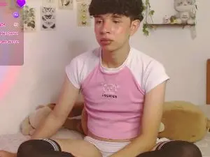 Cam4 Nude Webcam of cuddly_twink