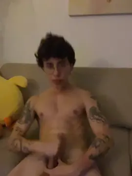 Cam4 Sex Chat of TwinkBenja