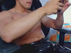 Cam4 Adult Webcams of Tommy_bred