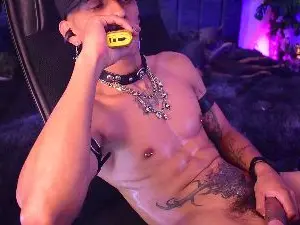 Cam4 Live Porn of DemonKushx