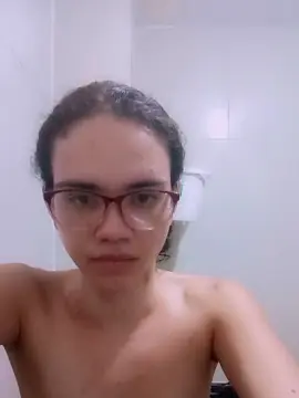 Cam4 Live Porn of Transputinha83