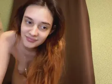 Cam4 Live Sex of LynettaLinsday