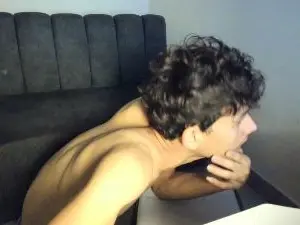 Cam4 Free Porn Cam of alenders02