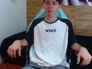 Cam4 Free Live Porn of trevor_mob