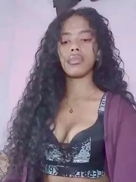Cam4 Live Porn of bella2