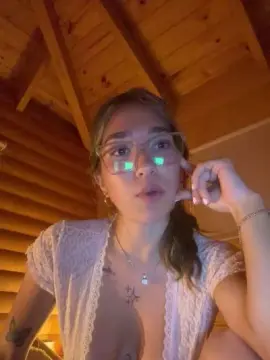 Cam4 Watch Live Sex Cams of Xlunahot