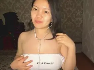 Cam4 Live Sex of YukikoDarius