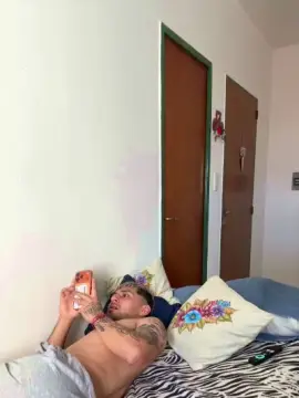 Cam4 Free Live Porn of jojojo1