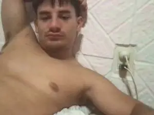 Cam4 Free Live Porn of E1drian32_