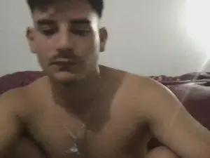 Cam4 Watch Live Sex Cams of E1drian32_