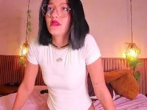 Cam4 Adult Webcam of daphne_courtis