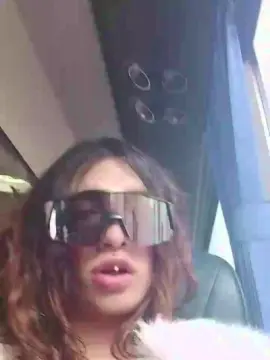 Cam4 Free Live Porn of carolvxxx