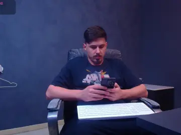 Cam4 Watch Live Sex Cams of EnzzoRace