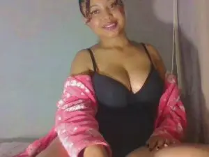 Cam4 Live Porn of Maellah22