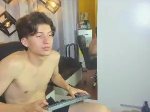 Cam4 Adult Video Chat of Marcoviolet