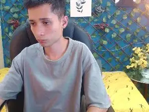 Cam4 Free Live Porn of LucassSmithh