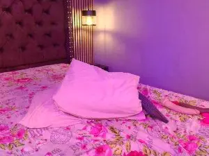Cam4 Best Webcam of Skarleth_queen1