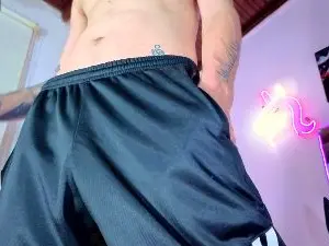 Cam4 Live Porn of iamkelvis