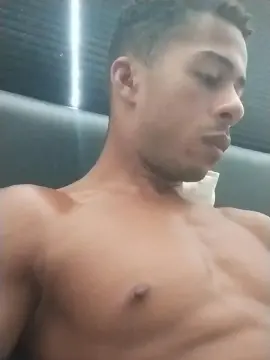 Cam4 Sex Cam of magrinhoputo22