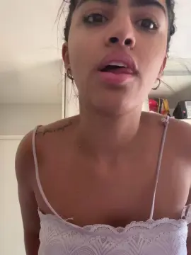 Cam4 Free Live Porn of Leh1922