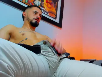 Cam4 Free Live Porn of Maximus_Sr