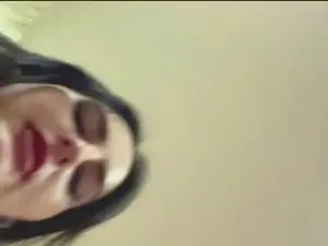 Cam4 Live Sex Cam of KrisNantwi