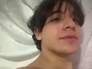 Cam4 Live Sex of Cazzinn