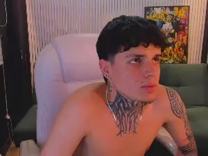 Cam4 Nude Webcam of DeclanFox_