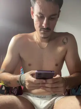 Cam4 Adult Video Chat of Henriquezaumm