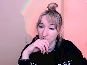 Cam4 Watch Live Sex Cams of LillyBluee