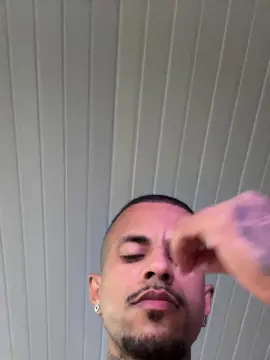 Cam4 Free Live Porn of Soaresluucas29