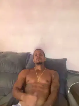 Cam4 Live Porn of Soaresluucas29