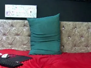 Cam4 Nude Webcam of EnzoKnox