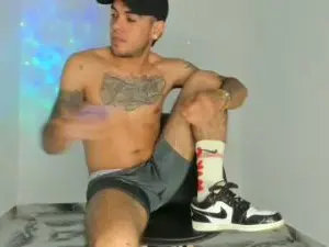 Cam4 Free Porn Cam of Mikee_scooth