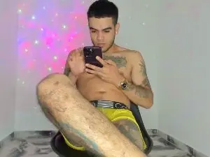 Cam4 Free Porn Cam of Mikee_scooth