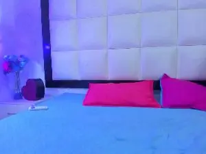 Cam4 Adult Webcam of Aliss_Aron