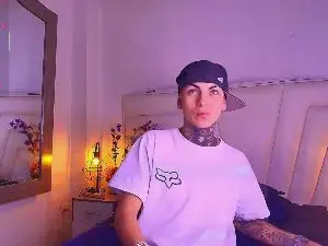 Cam4 Live Porn of AdamsWalkerr_